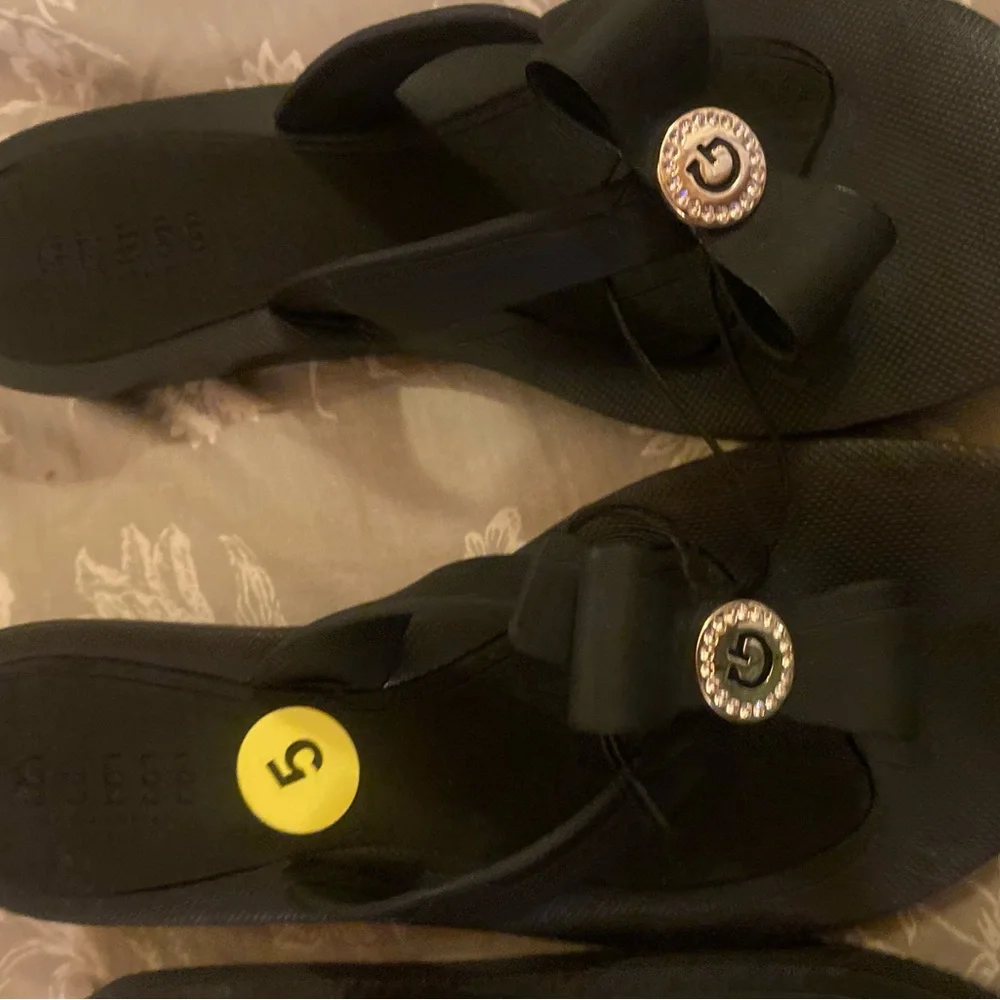 Two pairs of black sandals in size 5. Guess and SO. - Picture 2 of 8